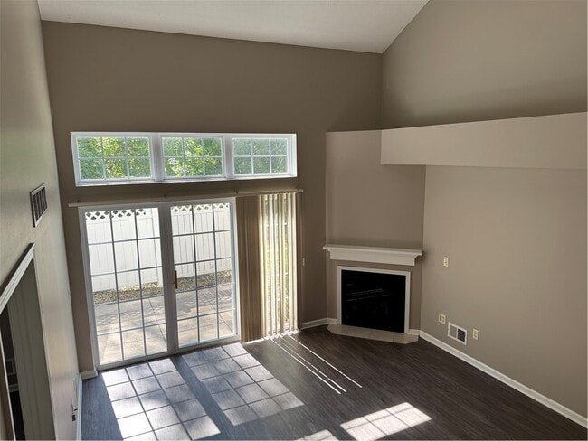Building Photo - 39 Captains Cove Ln