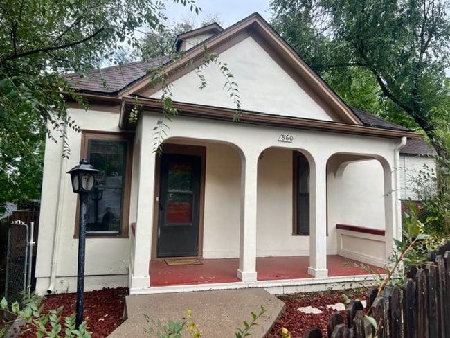 Building Photo - 860 Prospect Pl