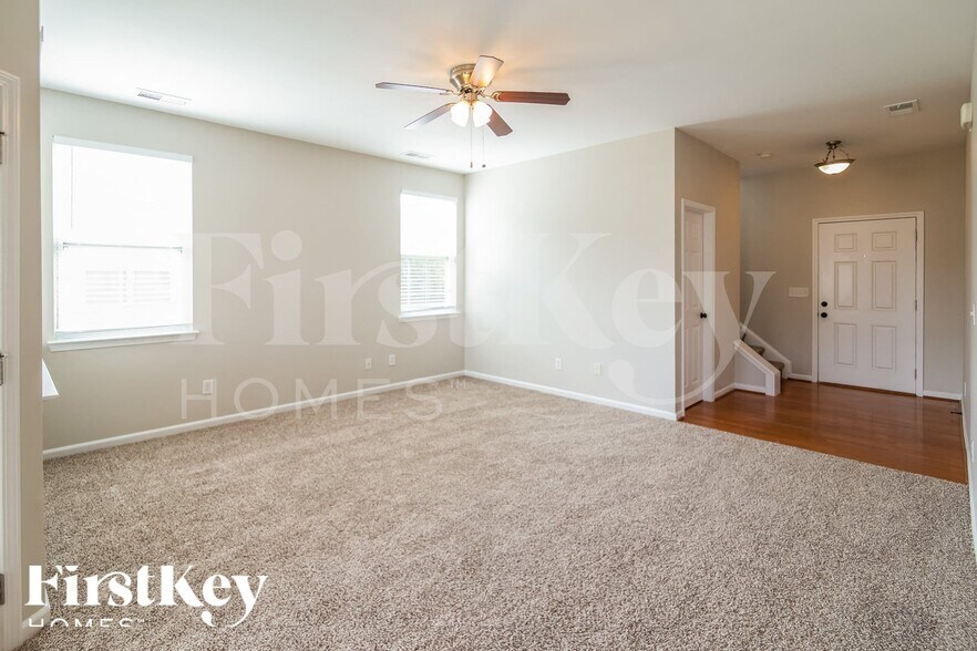 Building Photo - 113 Hyrne Dr