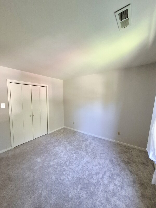 Building Photo - 9019 Double Tree Ln