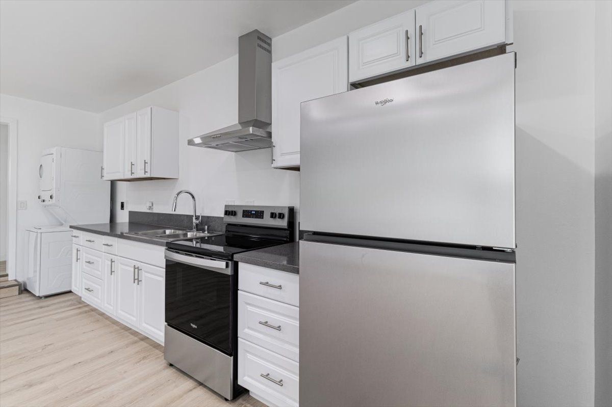 Building Photo - 2101 E 63rd St