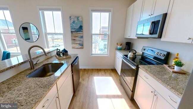 Primary Photo - 801 Mapleton Ave