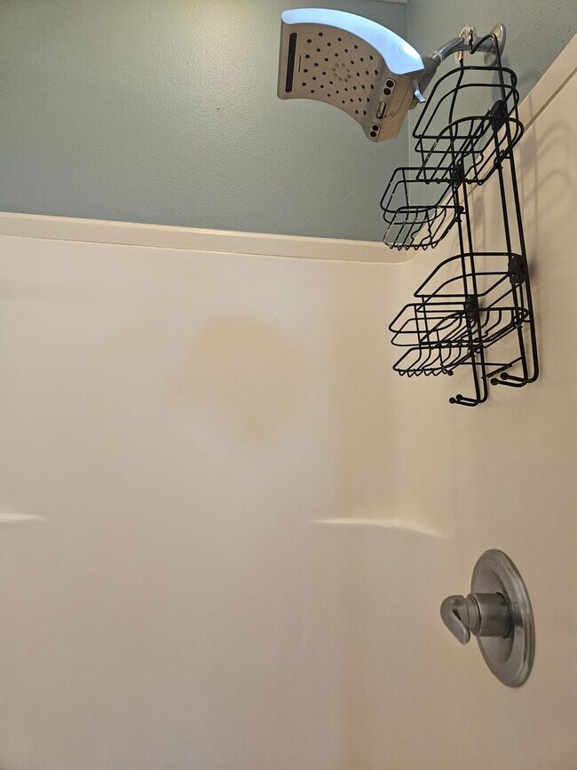 Building Photo - Stunning Executive Custom Built Home with Elite Appliances