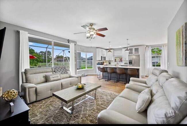 Building Photo - 11185 Grandview Mnr