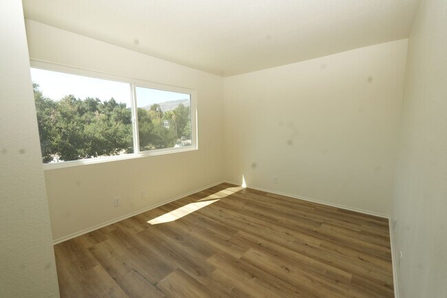 Building Photo - 103 Crystal Springs Rd