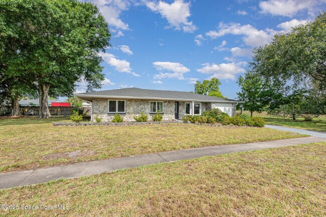 Building Photo - 1241 Riviera Dr NE