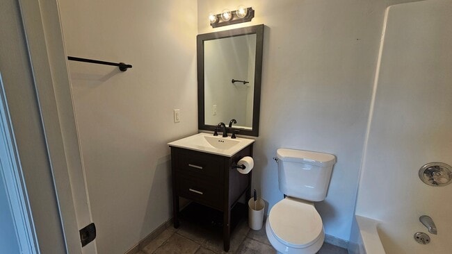 Building Photo - Hendersonville TN 3 bed 2 bath house