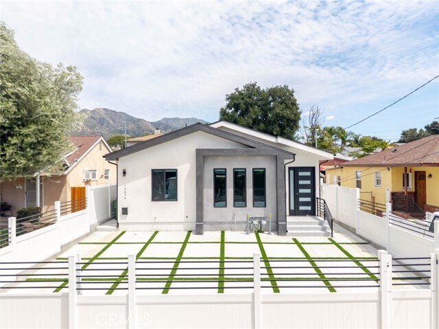 Building Photo - 10654 Nassau Ave