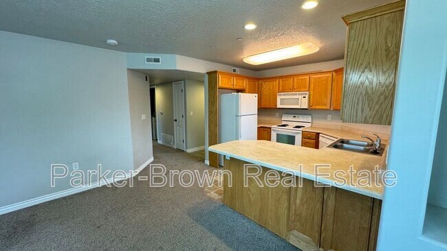 Building Photo - 1249 W 110 N