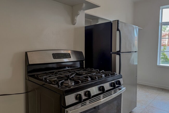 Building Photo - 1314 Hayworth Ave