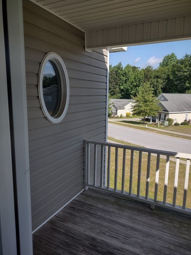 Building Photo - Wonderful Four Bedroom Home in Northeast C...