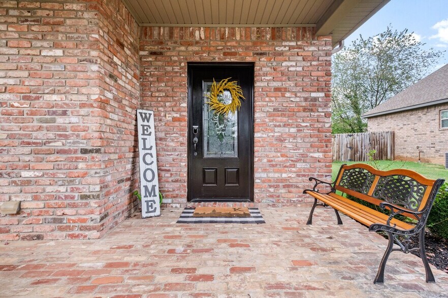 Building Photo - 2351 N Hosta Dr