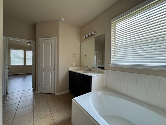 Building Photo - 19038 W Windhaven Terrace Trail