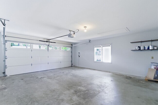 Building Photo - 2 Wood Thrush Ct