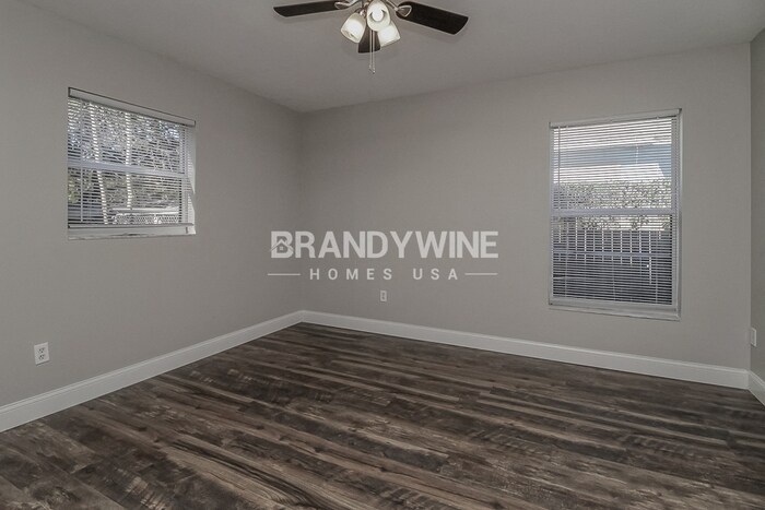 Building Photo - 1423 N Tremain St