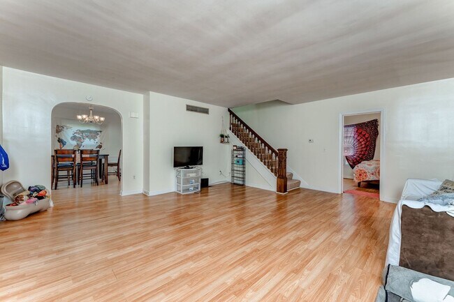 Building Photo - 759 Snider St