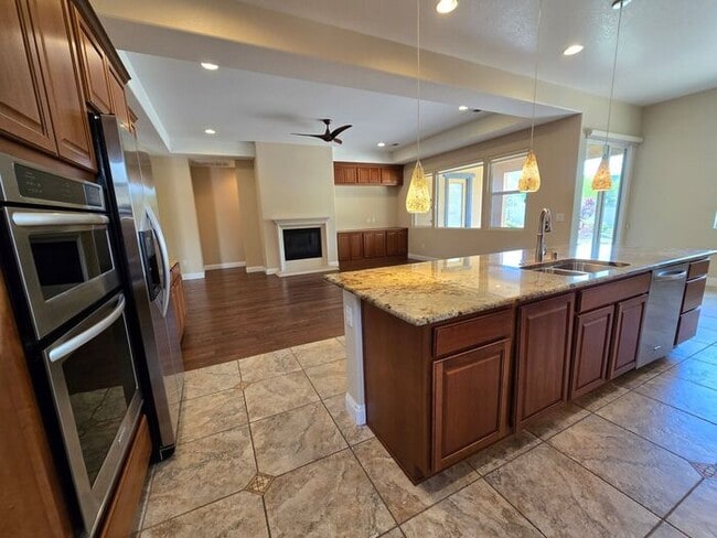 Building Photo - Beautiful Single-Story Home with Upgraded Kitchen & Spacious Backyard in Gated Community