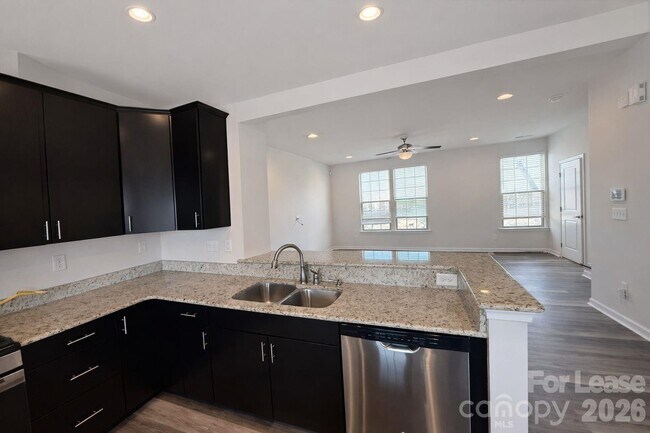 Building Photo - 3014 Potomac River Pkwy