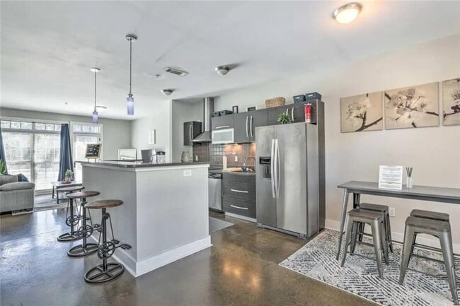 Building Photo - 1300 DeKalb Ave NE