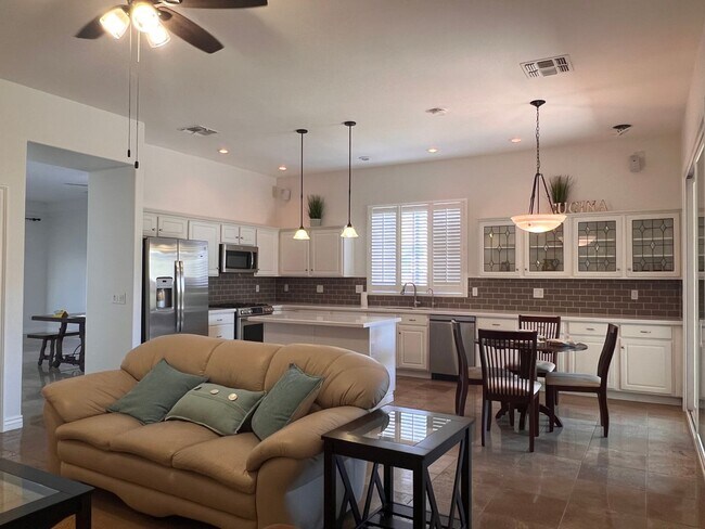 Building Photo - Live in Comfort and Style in the Prestigio...