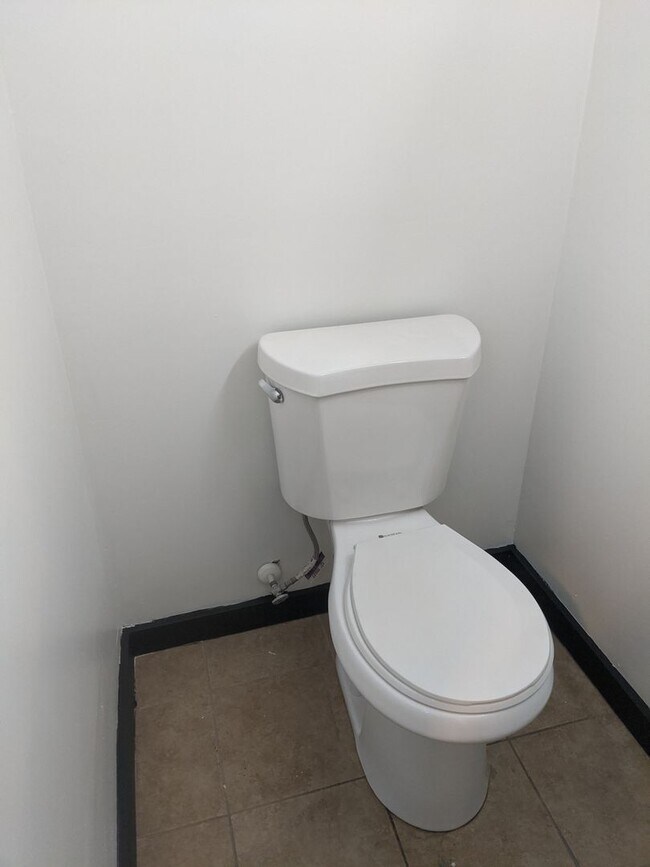 Building Photo - 623 E 100 S