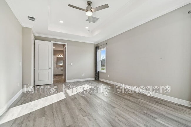 Building Photo - 10324 Crestview Heights Ave