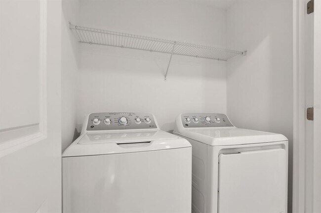 Building Photo - 2191 Hallier Cv