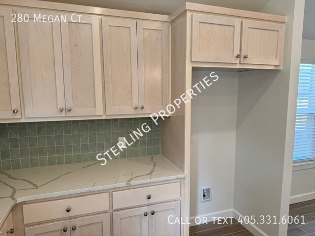 Building Photo - 280 Megan Ct