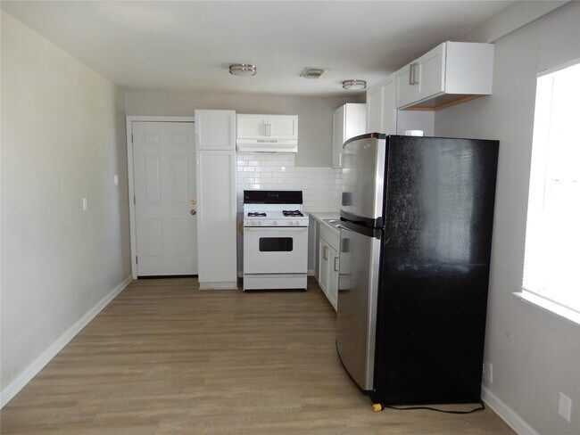 Building Photo - 3804 Lelia St