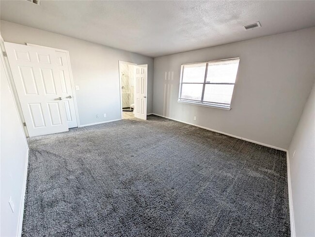 Building Photo - 2209 N Lincoln Ave