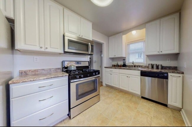 Building Photo - 3738 Standish Ave