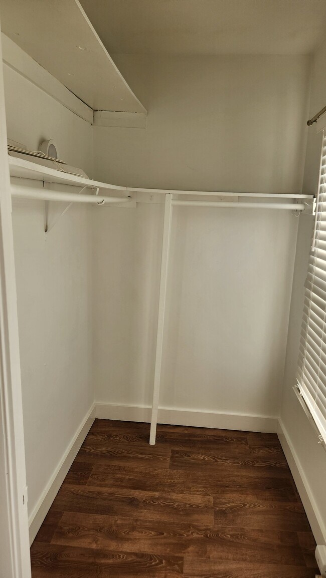 Building Photo - 61 Wilson St