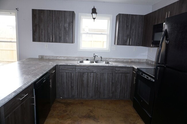 Building Photo - 314 SW 3rd St