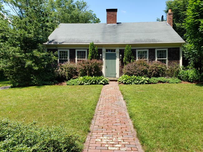 Primary Photo - 121 Pleasant St