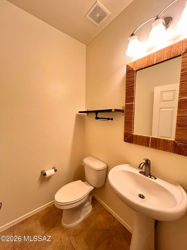 Building Photo - 12992 Westminster Dr