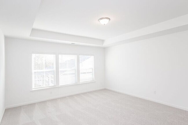 Building Photo - Beautifully designed 3-bedroom, 2.5-bath e...