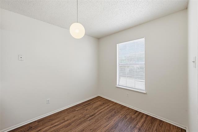 Building Photo - 504 Kings Way Dr