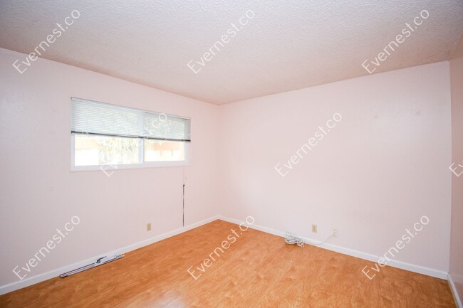 Building Photo - 2 Bed & 1.5 Bath Townhouse in San Jose, CA...