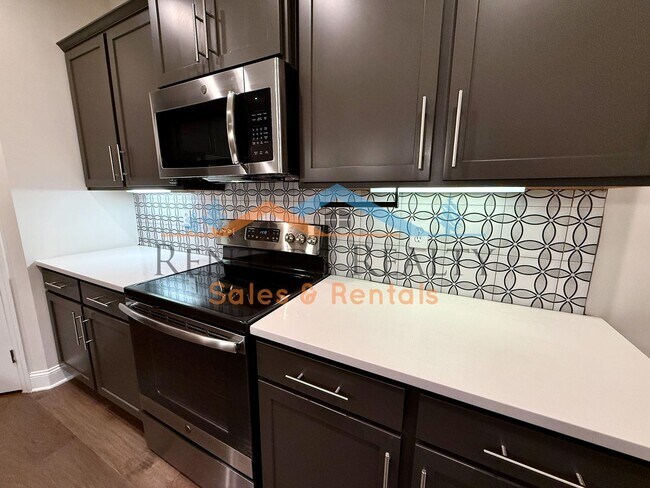 Building Photo - ? Beautiful Executive Home with 3-Car Garage + Incredible Outdoor Living ?