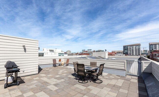 Building Photo - Outside Portfolio