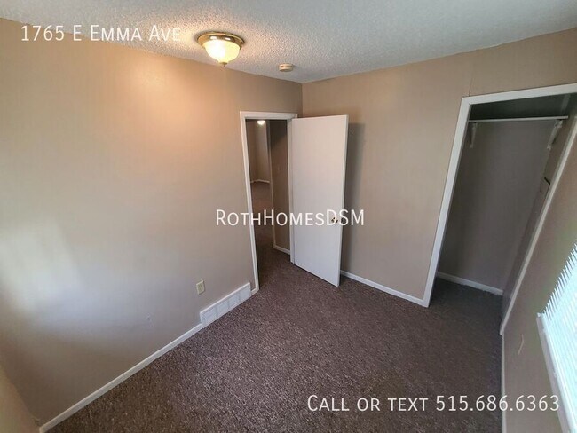 Building Photo - 1765 E Emma Ave