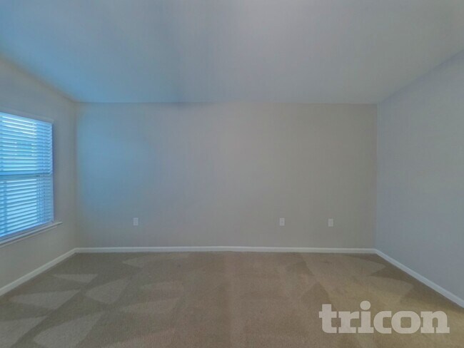 Building Photo - 2028 Stoney Pointe Cir