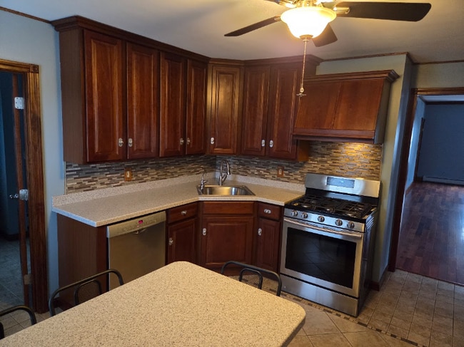 Building Photo - 163 Prospect St