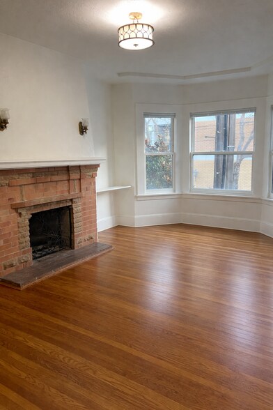 Building Photo - 244 30th St