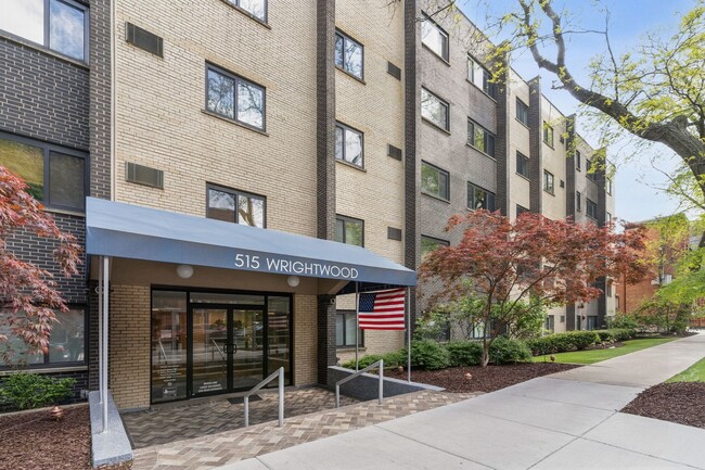 Building Photo - 515 W Wrightwood Ave