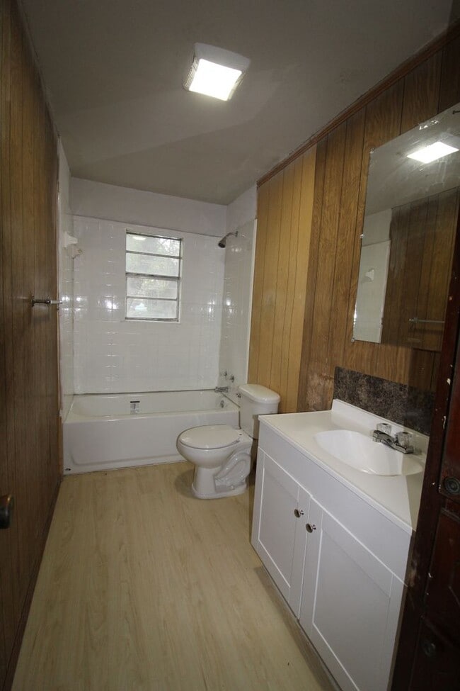 Building Photo - Beautiful Single Family Home