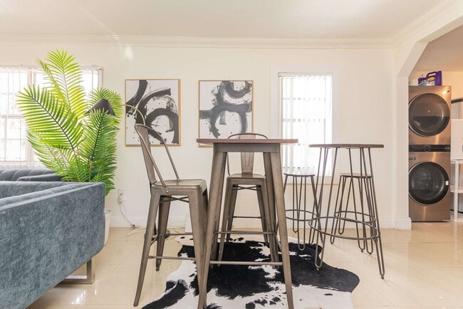 Building Photo - 7727 NW 4th Ct