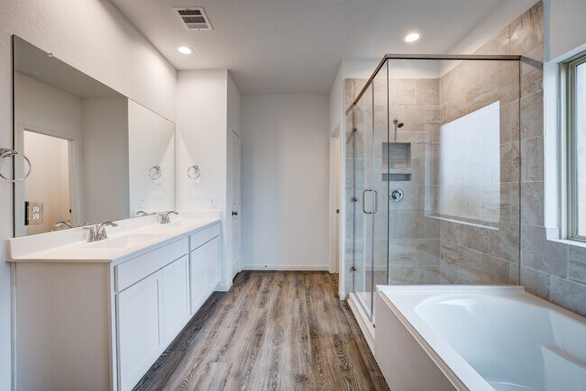 Building Photo - 1225 Antelope Passing Dr