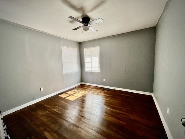 Building Photo - Great 3 bed home ready to move in