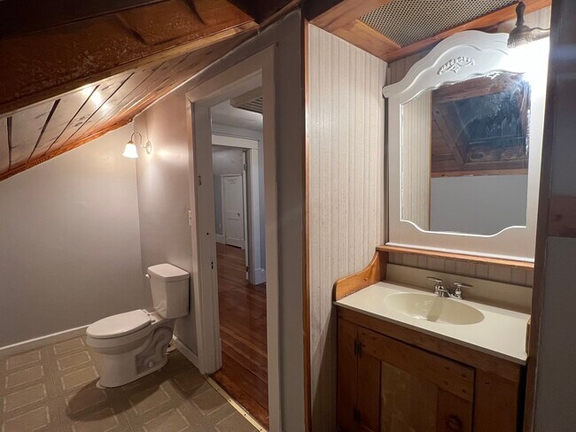 Building Photo - 96 Darling St